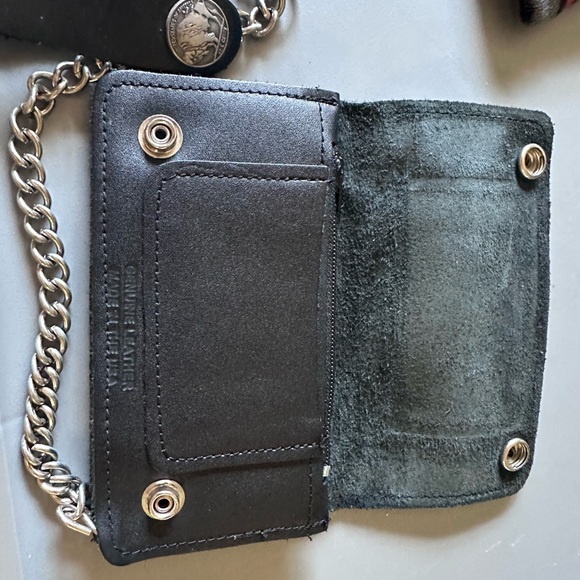 Harley-Davidson Black Beanie and Matching Wallet Set with Red Accent - Picture 5 of 6